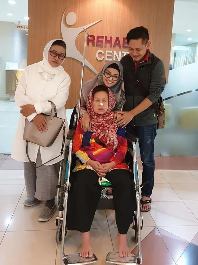 Momen Kebersamaan 5 Pedangdut Tanah Air Dengan Mertua
