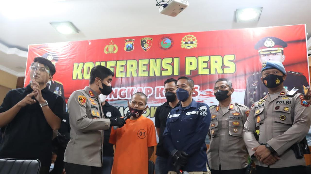 Tersangka Samino saat dibekuk polisi. (Dian Kurniawan/Liputan6.com)