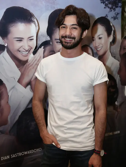 Film Critical Eleven merupakan cerita yang diangkat dari novel karya Ika Natassa. Tokoh utama dalam film itu adalah Ale dan Nia yang diperankan oleh Reza Rahadian dan Adina Wirasti. (Galih W. Satria/Bintang.com)