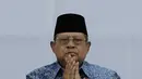 Ketua Umum Partai Demokrat Susilo Bambang Yudhoyono memanjatkan doa dalam acara malam kontemplasi di Pendopo Puri Cikeas, Bogor, Senin (9/9/2019). Acara ini digelar untuk memperingati HUT ke-18 Partai Demokrat, hari lahir SBY dan 100 hari kepergian Ani Yudhoyono. (Liputan6.com/Faizal Fanani)