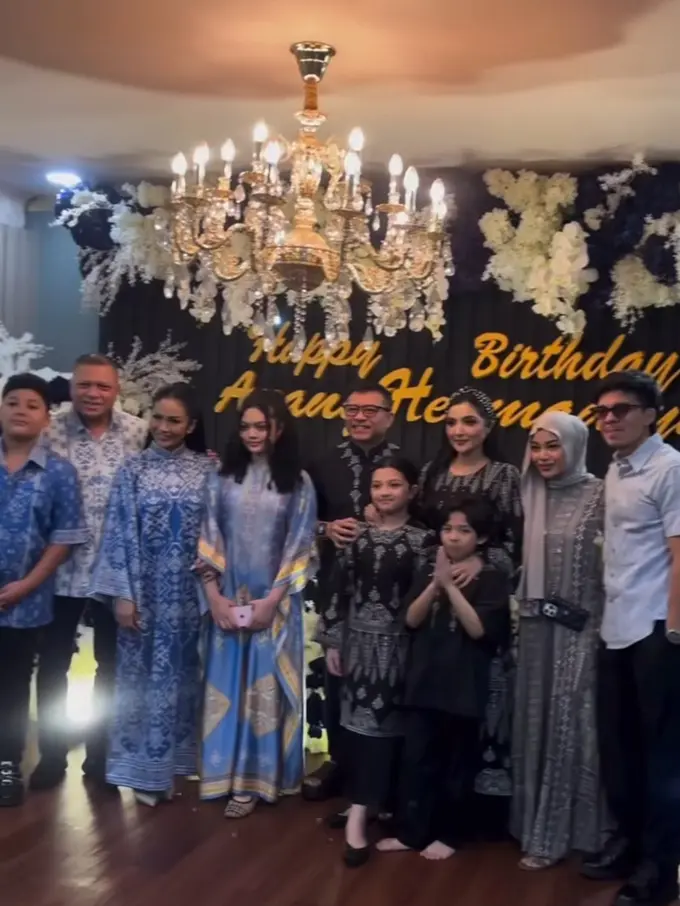 saat Rayakan Ulang Tahun Anang Hermansyah ke-56