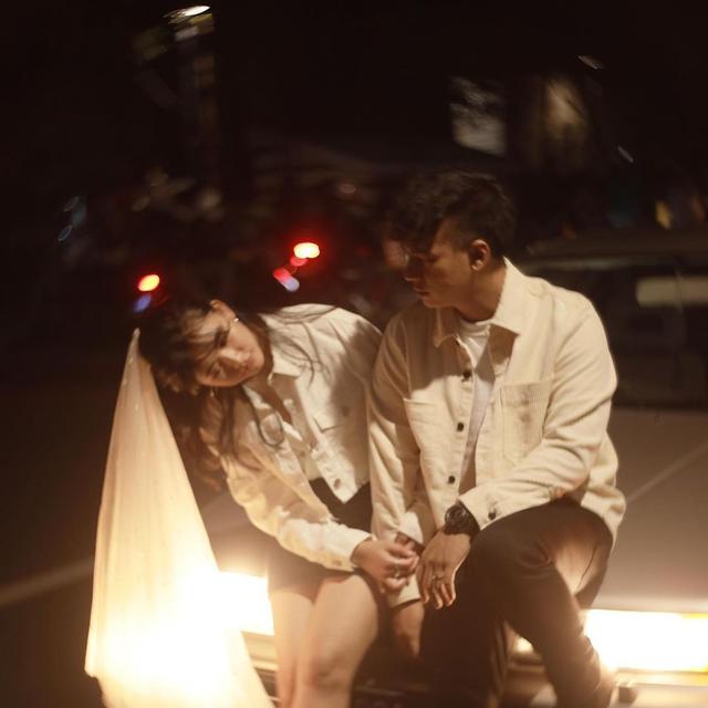 6 Potret Prewedding Pasangan Artis Bertema Monokrom, Simpel dan Elegan