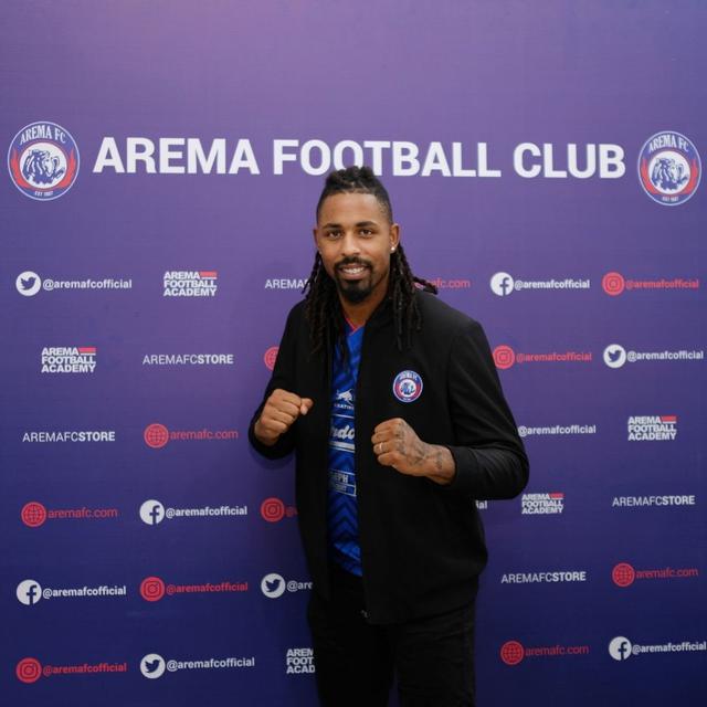 7 Potret Carlos Fortes yang Kini Resmi Jadi Andalan Baru Arema FC