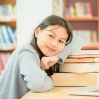 Ilustrasi anak cerdas | copyright freepik.com/jcomp