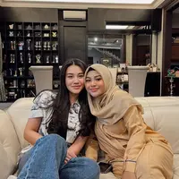 Potret akrab Aurel Hermansyah dan Aaliyah Massaid yang sudah berteman sejak kecil. (Sumber: Instagram/aaliyah.massaid)