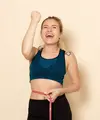 Mengombinasikan diet dan olahraga bisa jadi salah satu jalan sukses menuju keberhasilan menurunkan berat badan. (Foto dok: Freepik/KamranAydinov).