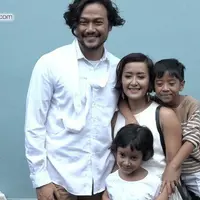 Widi Mulia tidak harus mengajak anaknya berlibur ke luar negeri atau dalam negeri. Widi sangat fleksibel dalam memilih liburan untuk keluarganya.