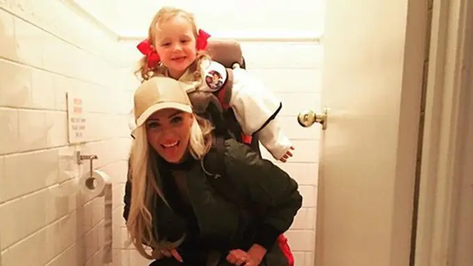 copyright by instagram.com/uncannyannieblog