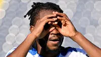 Penyerang Atalanta, Ademola Lookman, melakukan selebrasi usai mencetak gol ke gawang Empoli pada laga Liga Italia di Stadion Carlo-Castellani, Minggu (30/10/2022). (AFP/Tiziana fabi)