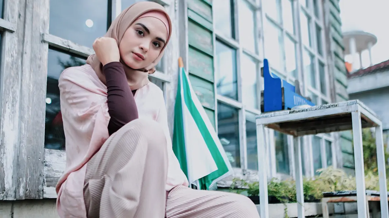 [Bintang] Vebby Palwinta