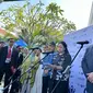 Ketua DPR RI Puan Maharani bersama Presiden WWC Lois Fachon dan Menteri Parekraf Sandiaga Uno usai meresmikan Fair and Expo World Water Forum 2024 di Bali Nusa Dua Convention Center (BNDCC), Nusa Dua, Senin (20/5/2024). (Liputan6/Benedikta Miranti)