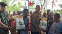Sambut HUT ke-80 RI, BULOG Gaspol Salurkan Bantuan Pangan dan Gelar GPM di Papua