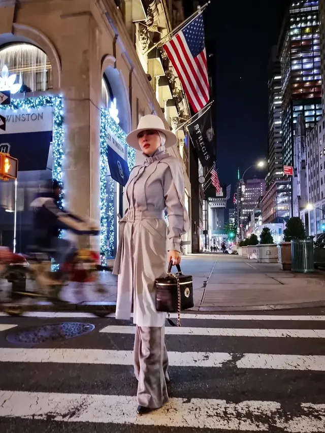 8 Potret Liburan Syahrini di New York, Pamer Kemesraan Bareng Reino Barack