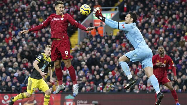 Salah 2 Gol, Liverpool Bantai Southampton di Anfield