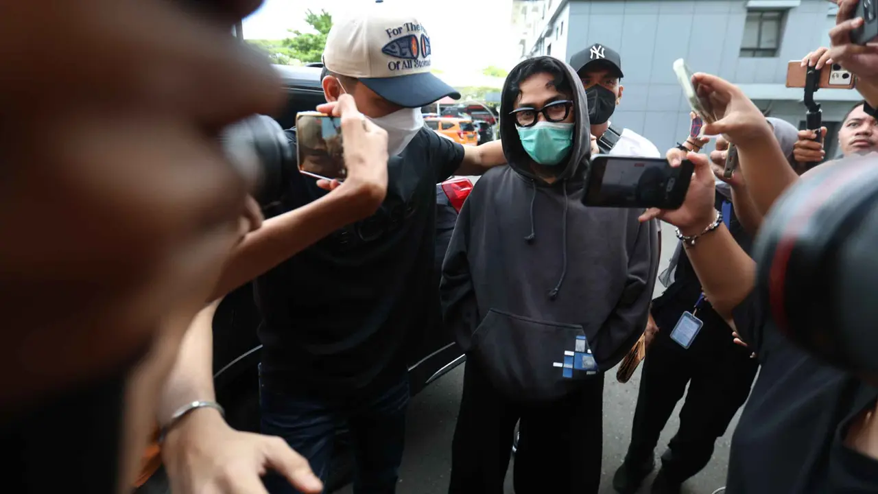 Kembali dari BNNP DKI Jakarta, Onad Membisu