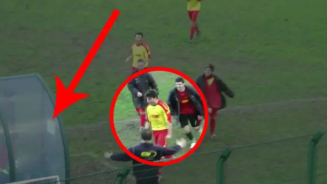 Video selebrasi gol sepak bola yang diganjar kartu merah karena memecahkan penutup plastik bangku pemain.