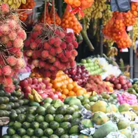 Nggak usah gengsi, selain harganya lebih murah, buah lokal juga bikin kulit kamu mulus bercahaya. (Ilustrasi: traveleatdrinklikealocal.blogspot.co.id)