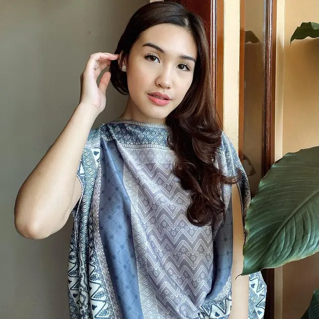 Lama Tak Muncul, Ini 6 Potret Terbaru Artis Luna Shabrina yang Baru Lulus Sarjana