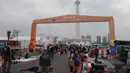 Ribuan pengunjung memadati acara Lebaran Betawi 2014 di pelataran timur Monas, Jakarta, (13/9/14). (Liputan6.com/Herman Zakharia)
