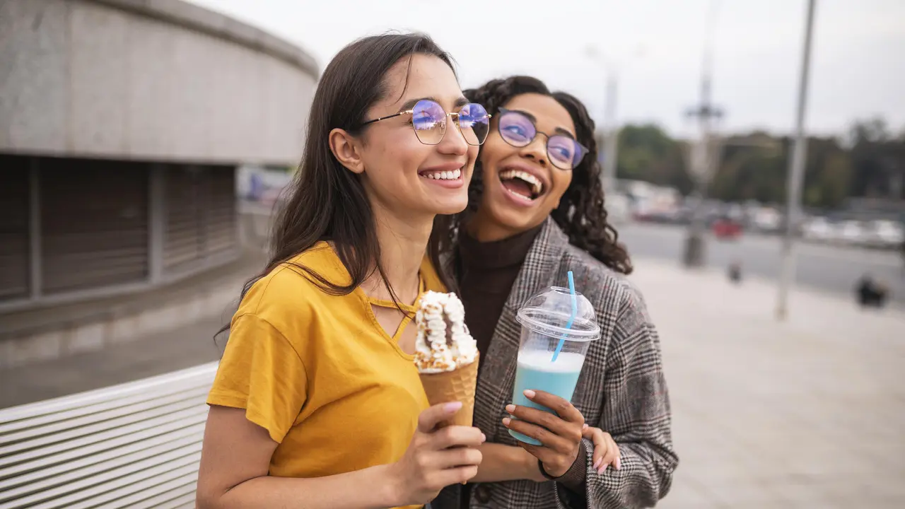 sahabat perempuan
