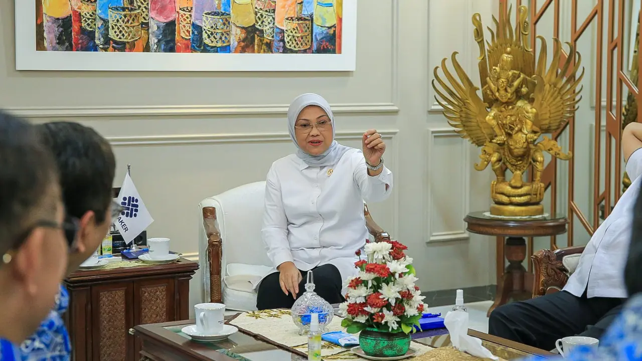 Menteri Ketenagakerjaan, Ida Fauziyah, menerima audiensi pengurus Asosiasi Pengusaha Indonesia (Apindo)di Kantor Kementerian Ketenagakerjaan. (Dok Kemnaker)