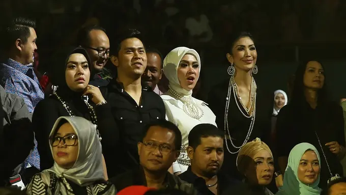 [Bintang] Nonton Konser Rossa, Syahrini: Seperti Berkaraoke
