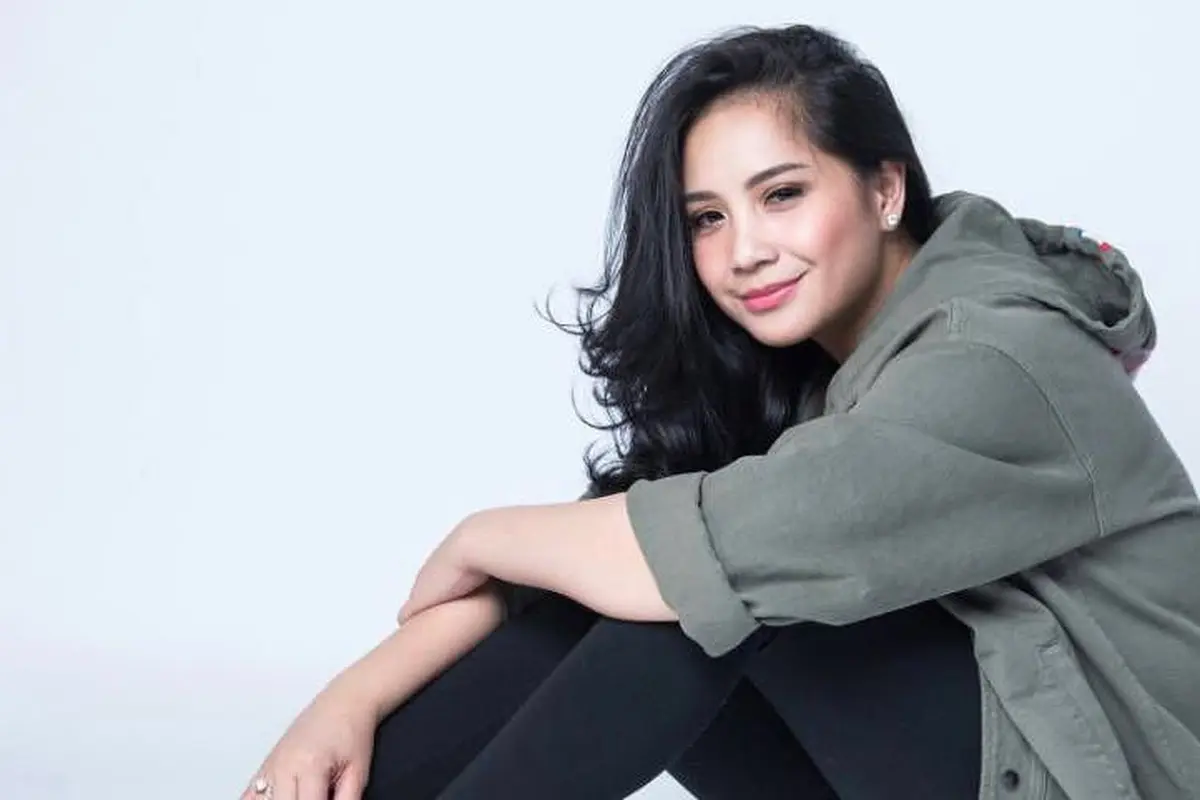 [Bintang] Tak Langsing, 8 Artis Indonesia Ini Tetap Cantik Menawan