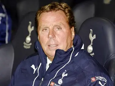Tottenham Manager Harry Redknapp is pictured before kick off against Dinamo Zagreb in a UEFA Cup Group D match at White Hart Lane in London, on November 6 , 2008. Tottenham won 4-0. AFP PHOTO/IAN KINGTON