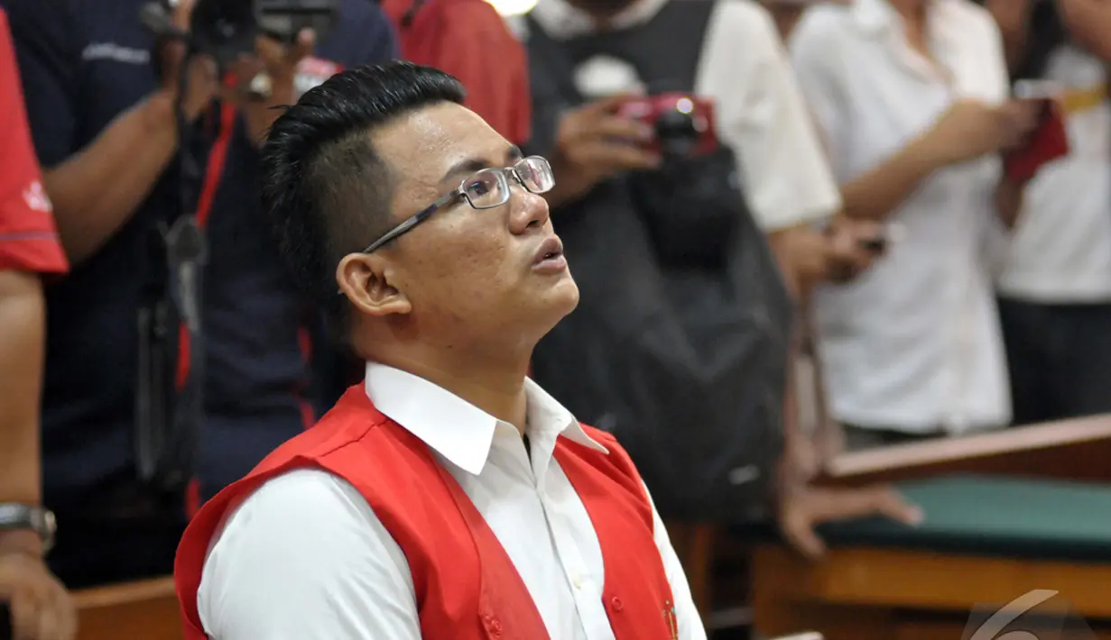 Ahmad Imam Al Hafitd menjalani sidang lanjutan di Pengadilan Negeri Jakarta Pusat, Selasa (11/11/2014) (Liputan6.com/Panji Diksana)