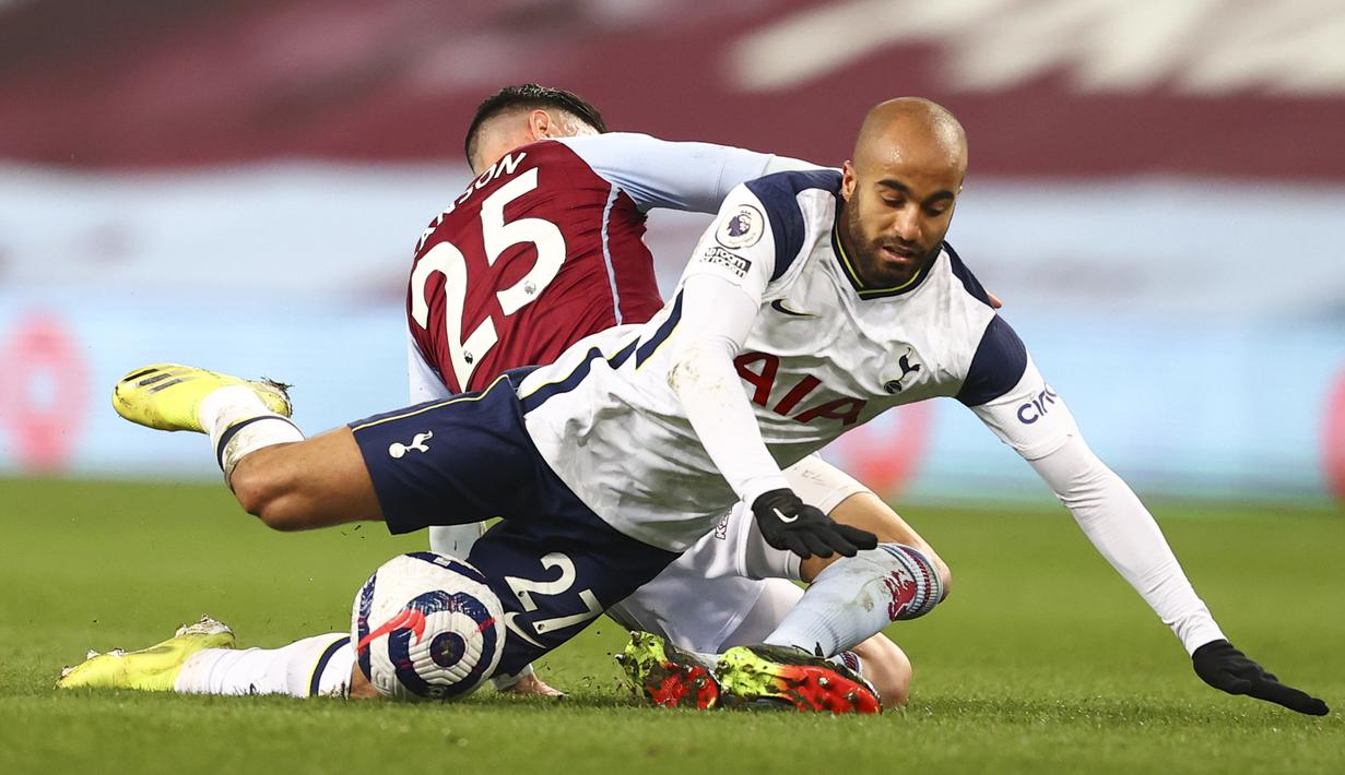 Lucas Moura. Striker berusia 28 tahun ini hijrah ke Tottenham Hotspur pada tengah musim 2017/2018. Kedatangan Neymar dan Kylian Mbappe di PSG membuat dirinya tersingkir. Total 5 musim, ia tampil dalam 229 laga dengan mencetak 46 gol. (Foto: AP/Pool/Michael Steele)