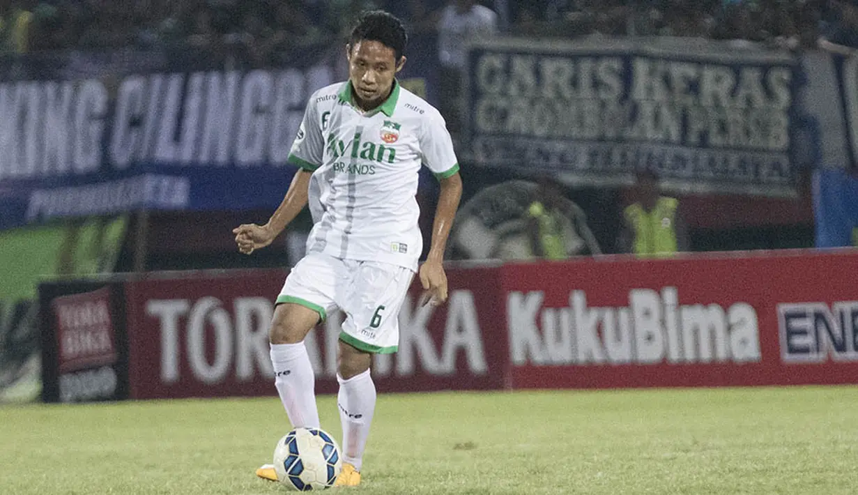 Evan Dimas, dikabarkan diundang oleh Chairman J League, Mitsuru Murai, untuk bermain di J-League. (Bola.com/Vitalis Yogi Trisna)