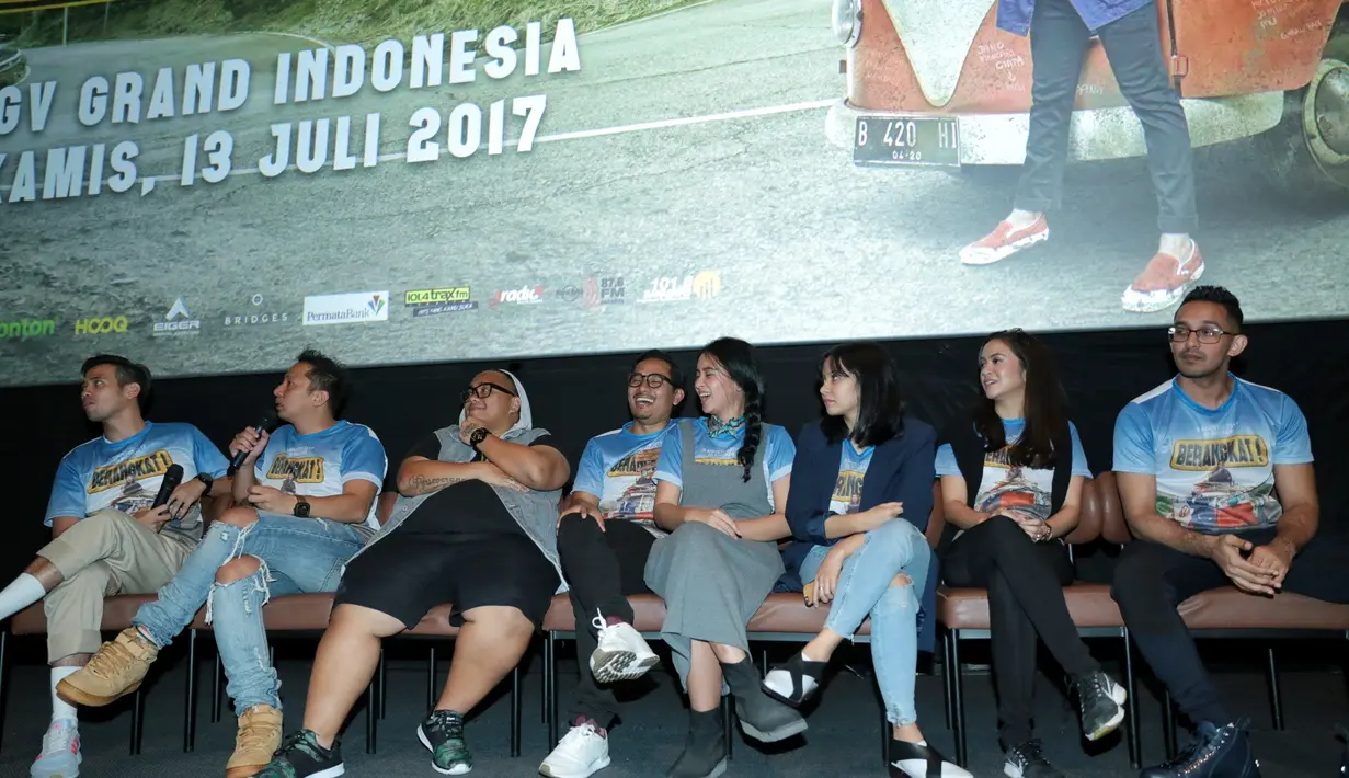 Bukan hanya faktor cuaca, lantaran dua pemeran utamanya, Ringgo Agus Rahman dan Ayushita penderita asma, mereka semua harus berhati-hati  ketika berada di kawasan yang berbahaya untuk kesehatannya.  (Adrian Putra/Bintang.com)