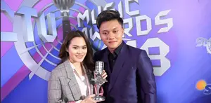 Penantian Sheryl Shinafia dan Rizky Febian akhirnya menangkan video klip paling ngetop di SCTV Music Awards 2018