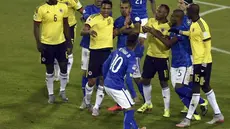 Di akhir laga melawan Kolombia, Neymar membuat ulah sehingga didorong Bacca.