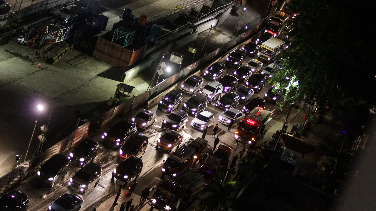 Wisma Kosgoro Terbakar, Jalan Thamrin Macet Panjang