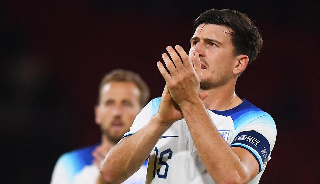 Harry Maguire masuk sebagai pemain pengganti pada awal babak kedua. Maguire menggantikan posisi Marc Guehi. (AFP/Andy Buchanan)