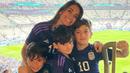 Antonella Roccuzzo memboyong ketiga putranya untuk menonton langsung Piala Dunia 2022 di Qatar.