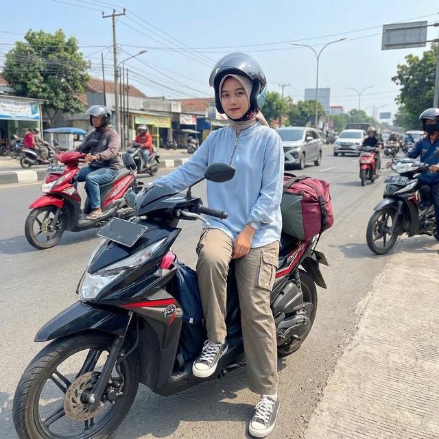 5. Blus Kerah Shanghai Resleting Depan