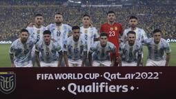 Argentina. Piala Dunia 2022 Qatar menjadi kesempatan terakhir bagi Lionel Messi di ajang pesta sepak bola dunia empat tahunan. Argentina yang memiliki skuad tangguh akan memadukan pemain muda dan berpengalaman dan tercatat belum pernah kalah sejak Copa America 2019. Argentina total dua kali menjadi kampiun di Piala Dunia dan sekali menjadi runner-up saat mereka kalah tipis di final dari Jerman di Piala Dunia Brasil 2014 melalui perpanjangan waktu setelah 90 menit tanpa gol. (AFP/Pool/Franklin Jacome)