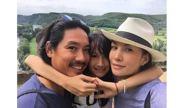 14 Tahun Menikah, Ini 7 Potret Nadya Hutagalung dan Suami yang Jarang Tersorot