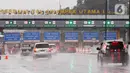 <p>Sejumlah kendaraan pemudik melewati Jalan Tol Jakarta - Cikampek KM 69, Purwakarta, Jawa Barat, Rabu (27/4/2022). Memasuki H-6 Idul Fitri, arus mudik dari Jakarta yang melewati Jalan Tol Jakarta - Cikampek terpantau ramai lancar. (Liputan6.com/Herman Zakharia)</p>