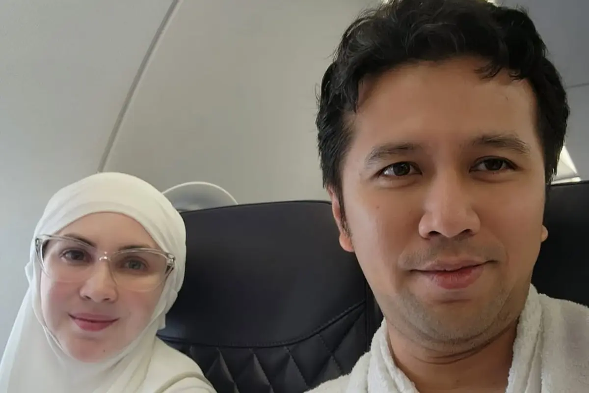 Pesona Cantik Alami Arumi Bachsin dengan Bare Face Jelang Umroh Bersama Suami
