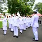 Tim Pancasila Sakti bersiap menjalankan tugasnya dalam Upacara Penurunan Bendera Negara Sang Merah Putih di halaman Istana Merdeka, Rabub (17/8/2022) sore.