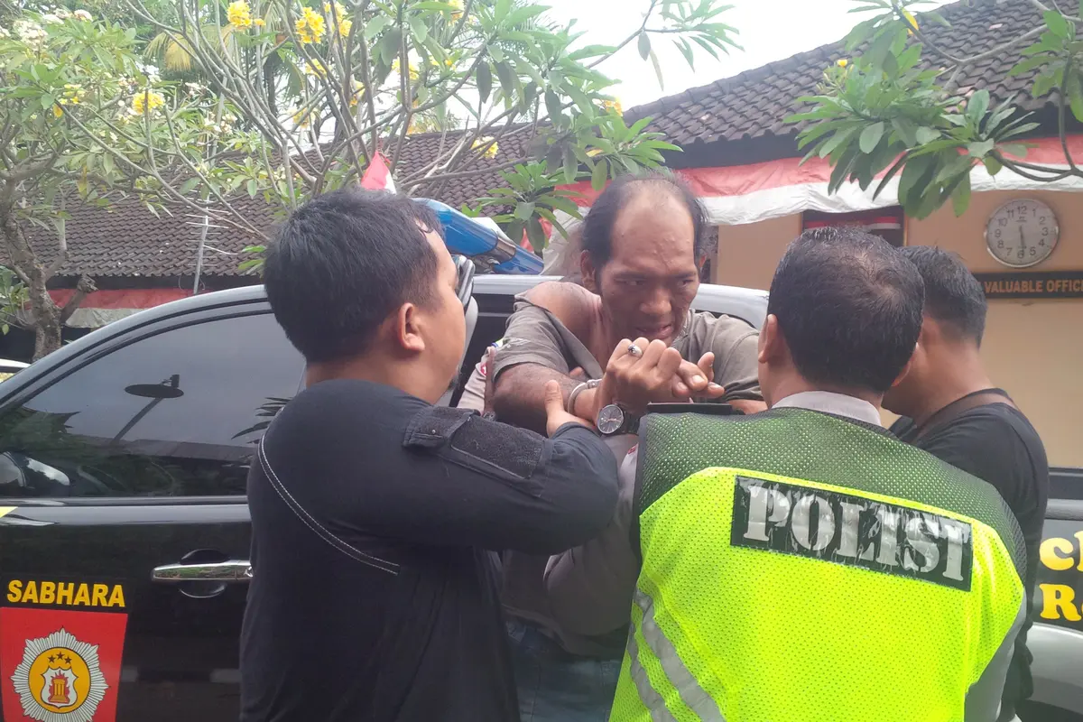 Pria Bali