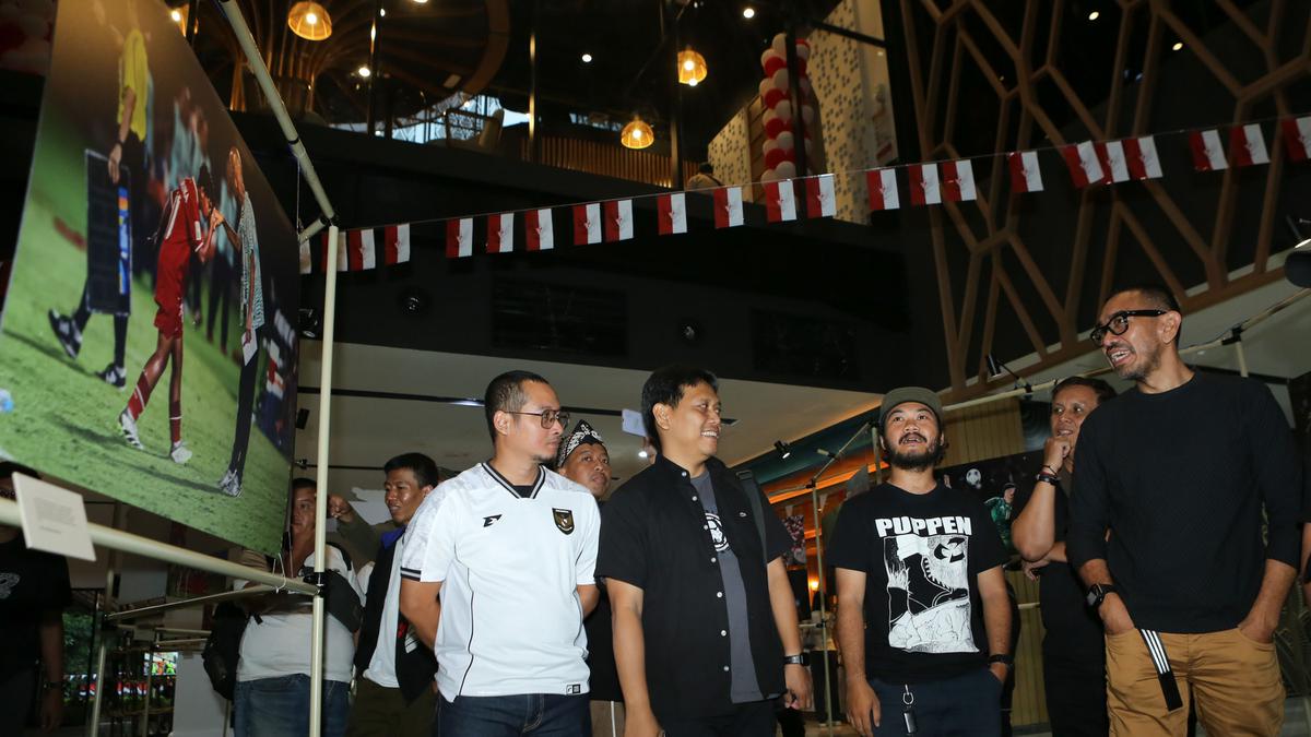 Foto: Melihat Potret Timnas Indonesia dalam Bingkai Pameran Foto 90' &amp; Beyond