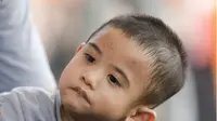 Bocah 2,5 Tahun Bernama Adelio Cetta Ramadhan Mengidap Penyakit Langka Bernama Poland Syndrome & Muebius Syndrome. Lihat Kitabisa.com untuk Tahu Cara Membantu Meringankan Beban Kedua Orangtua.