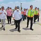 Menteri Perhubungan Budi Karya Sumadi bersama Menteri PUPR Basuki Hadimuljono mendampingi Menteri Koordinator Bidang Pembangunan Manusia dan Kebudayaan (PMK) Muhadjir Effendy, Minggu (9/4/2023), meninjau kesiapan Bandara Kertajati yang akan segera melayani penerbangan umroh, haji, serta reguler.