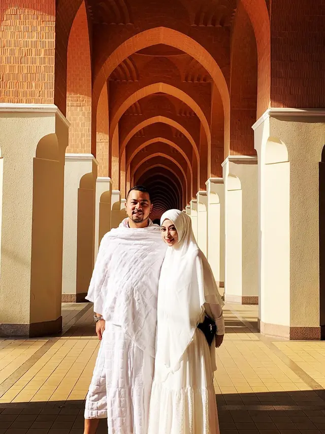 12 Tahun Bersama, Ini 6 Momen Manis Sultan Djorghi dan Annisa