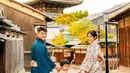 Tampil kompak memakai kimono, gaya keluarga ini menuai banyak pujian. (Instagram/tiffanysoetanto).