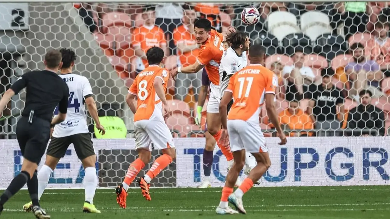 Elkan Baggott - Blackpool 2024/2025